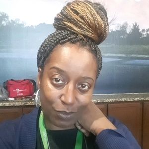 Meet your Posher, Lisa